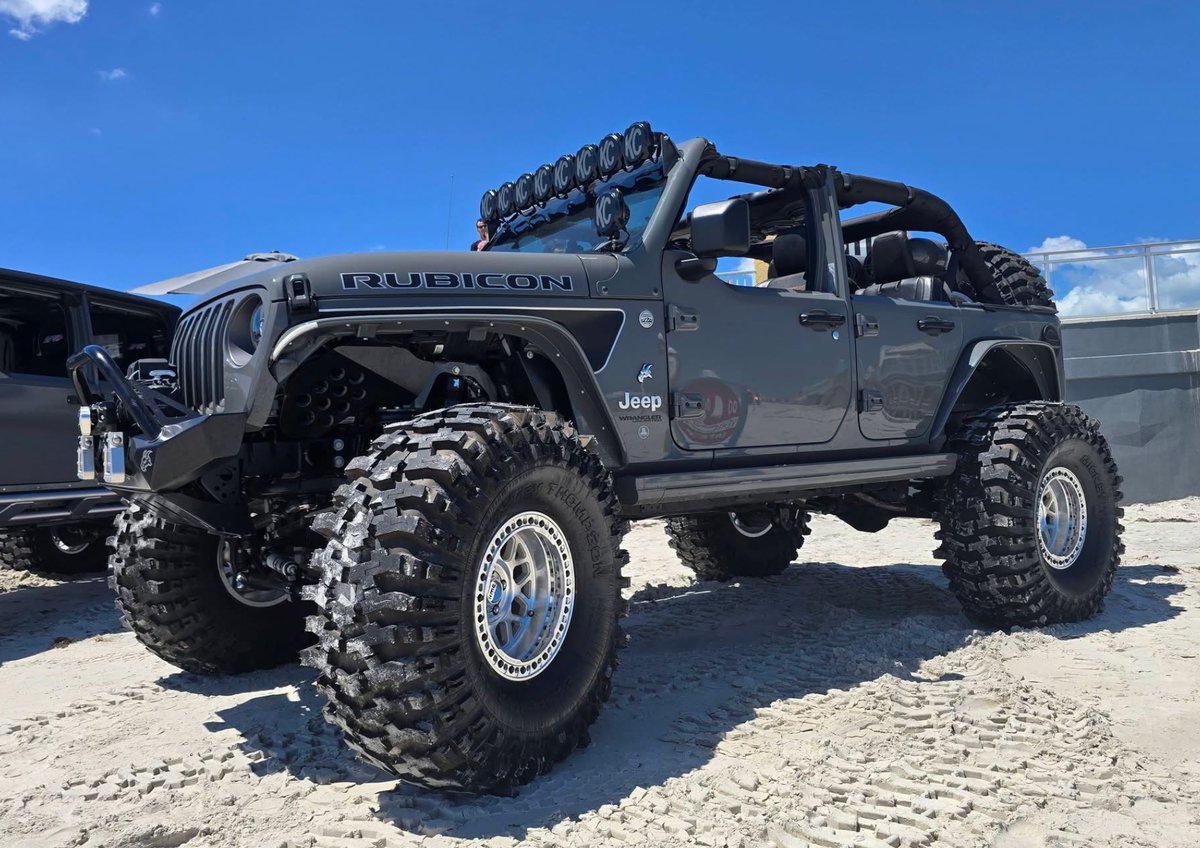 Jeepin (olllllo) tweet media