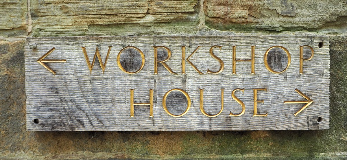 Pott_Shrigley_'s tweet image. An old sign on Broom Hall (in Broomhall) from when it was David Mellor's workshop and home.
#Sheffield