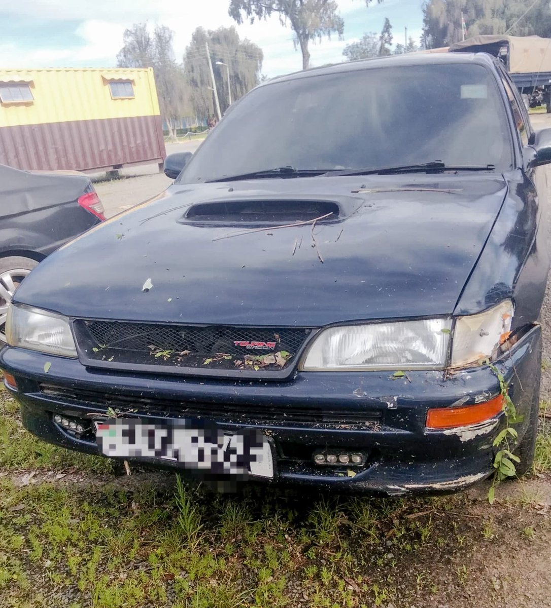 D__wy's tweet photo. Officers in Nanyuki killed Kelvin Ngatia and arrested the girl he was with. 

When they realized what they had done, they decided to cover up by accusing him to be an armed robber. 

The gun you see above came from the police officers and they are trying to twist the story.

We are now normalizing extrajudicial killings and use of excess force to silence decent.

A protest is being organized to demand justice for Kelvin Ngatia.

#JusticeForMingili