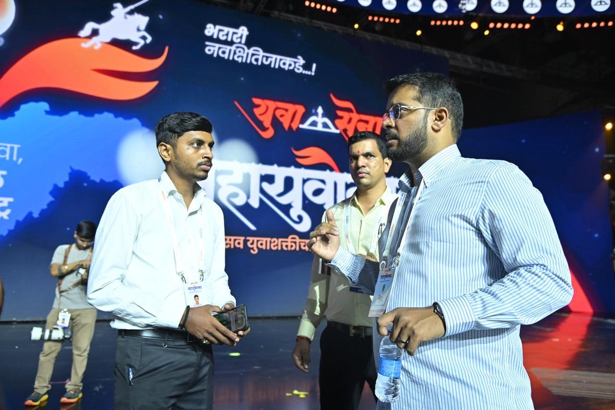 AdlingeMohan's tweet image. Every task given is an Opportunity… 
and giving your Best to it is true Dedication! 

@purveshsarnaik

#PurveshSarnaikSir #Yuvasena 
#Dedication #Motivation #hustle