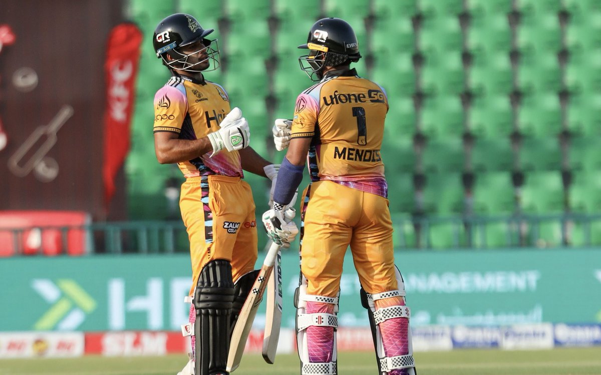 MashhoodZo80732's tweet image. Kusal Mendis - 80* (43).
Farhan Yousaf - 58* (36).
Babar Azam - 25 (19).

- PESHAWAR CHASED DOWN 183 IN 18.5 OVERS AGAINST KARACHI…!!! 🔥💛

#HBLPSL11 #HBLPSL2026 #BabarAzam𓃵