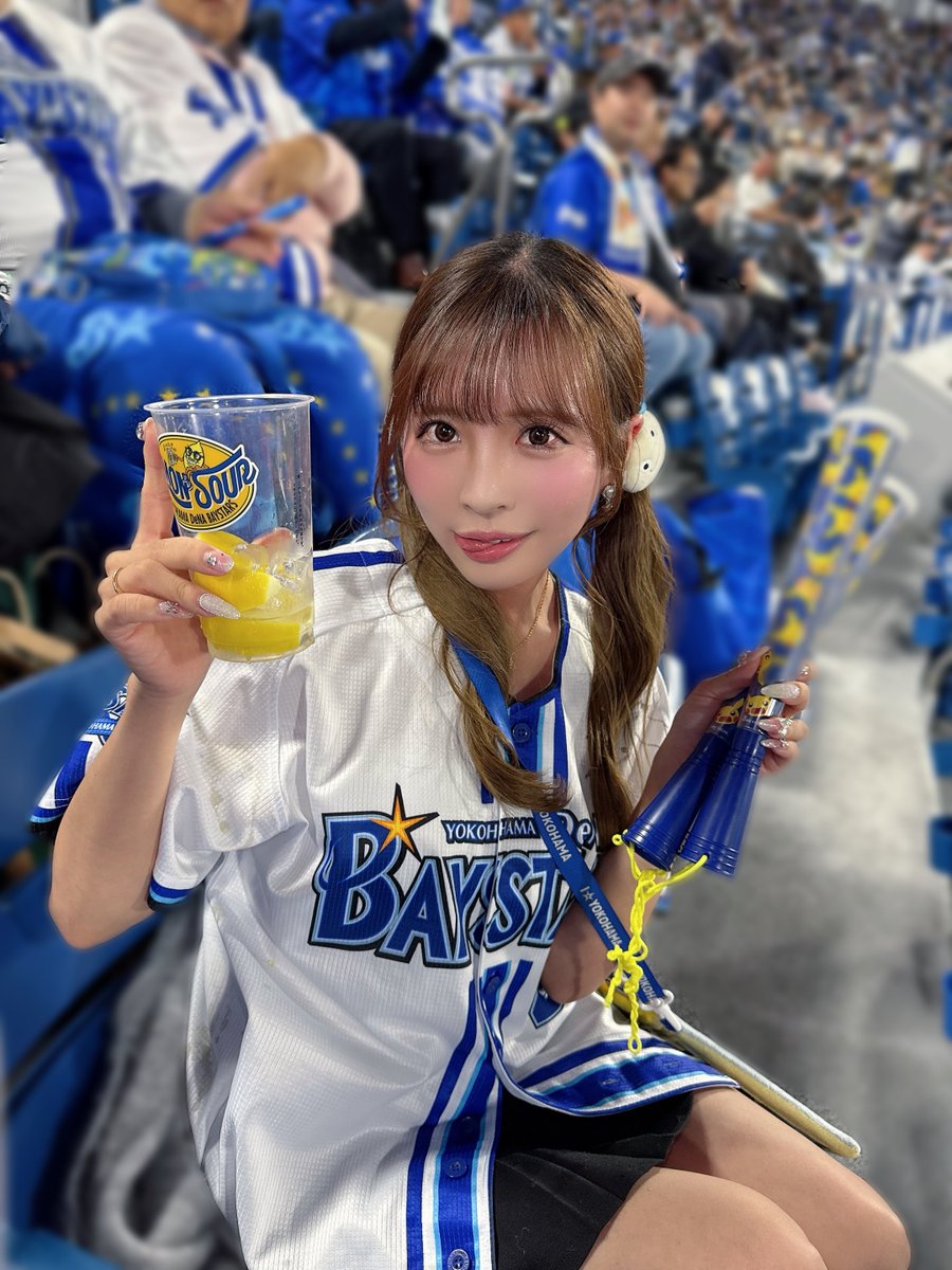yuyu_chan22's tweet image. 今シーズンも勝利の女神が来たよ～😻🩵
横浜優勝！

#baystars