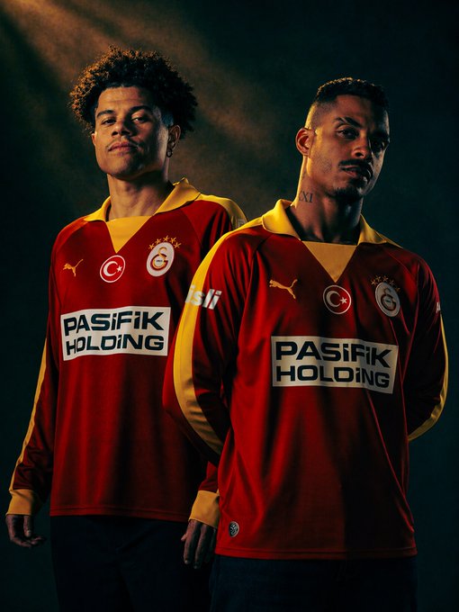 Icardi79597's tweet image. 👑#ultrAslan🦁#BugünGünlerdenGALATASARAY 💪💛🙏❤️🔜 #KONSANTRASYON #GSvGB 💛🦁❤️