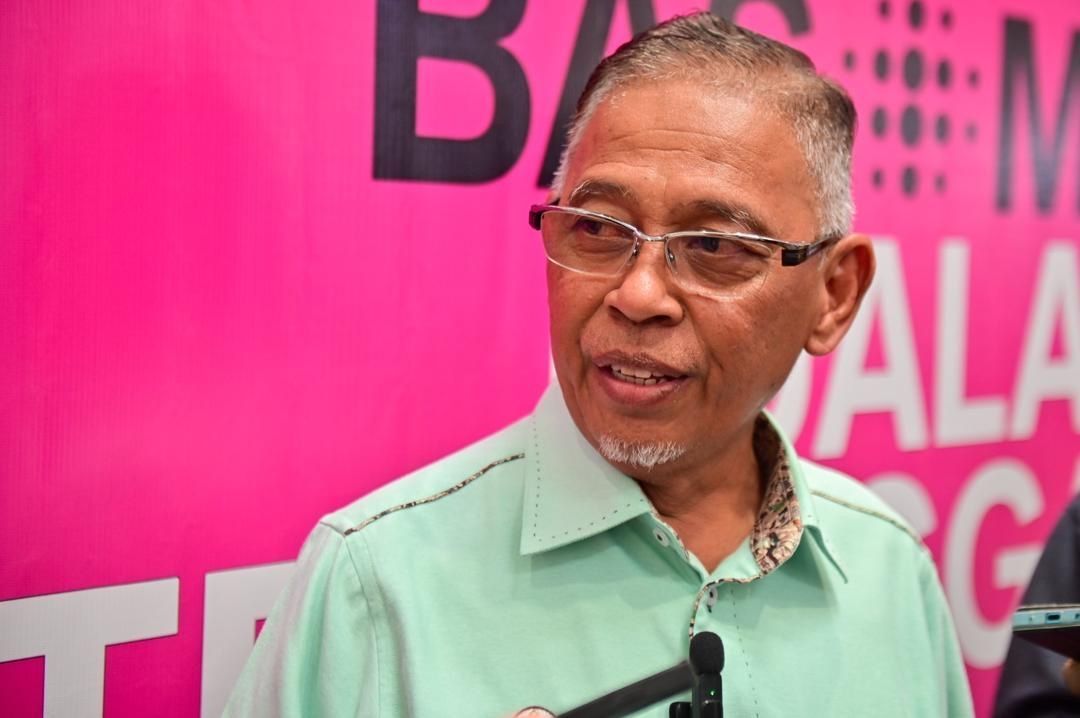 Exco PAS Terengganu cadang wujudkan tadika PASTI dalam Istana Terengganu.

“Berucap merangkak macam Cina Gerakan,” ujarnya ringkas.