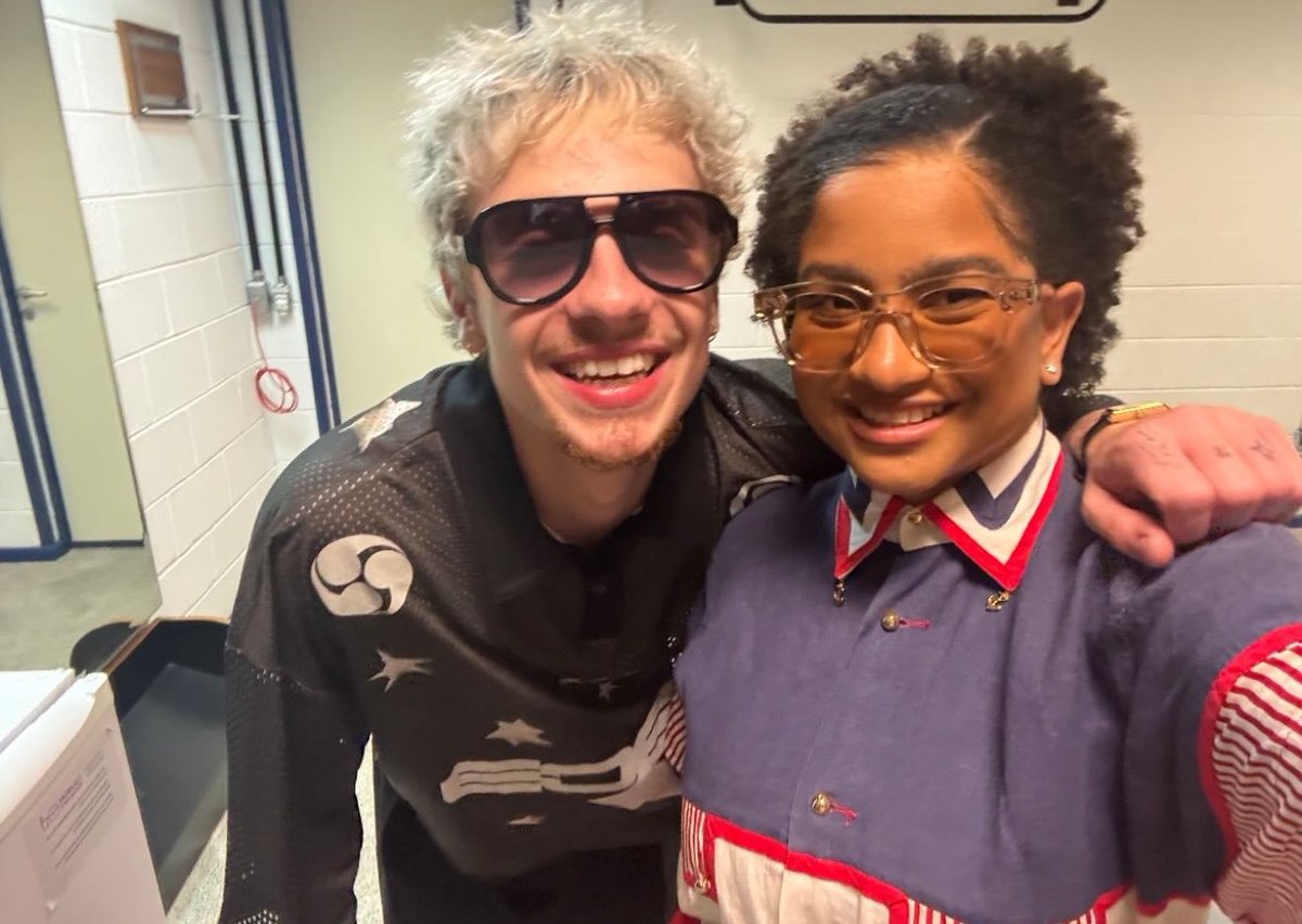 IRMÃOS RENAULT! Juliano Floss e Tia Milena em nova foto.