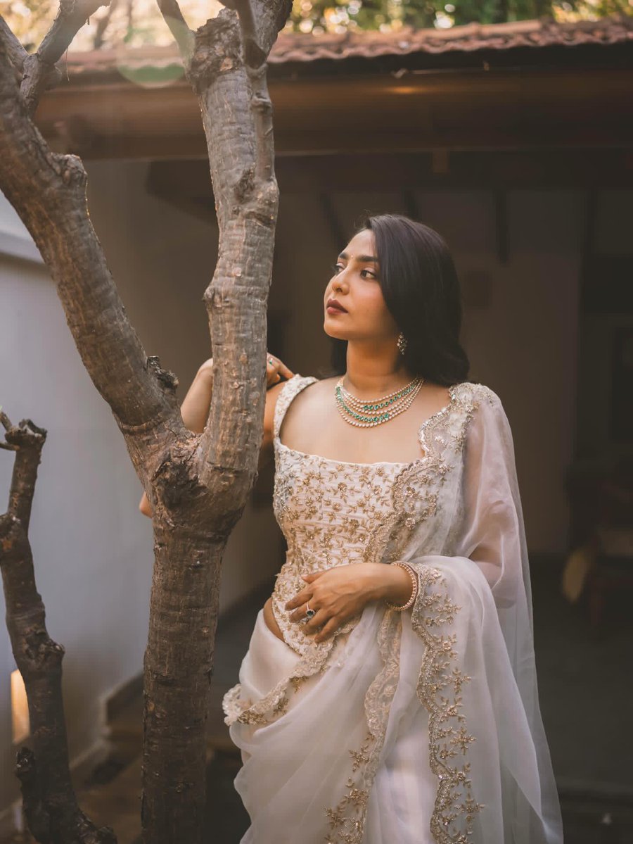 Weekendvibes_'s tweet image. Aishwarya Lekshmi ✨🤍

#Aishwarya #AishwaryaLekshmi