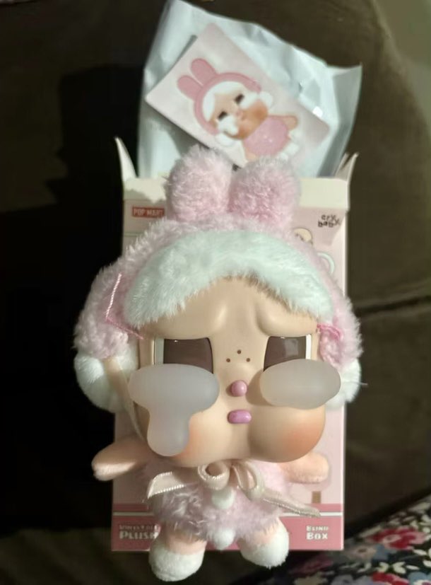 WTS Crybaby crying again i'll give you all my love (pink) 
NEW yaa, lengkap w box, foil and card 
💸360k
bisa co full oren exc admin^^

tag. wts wtb cry baby cbb