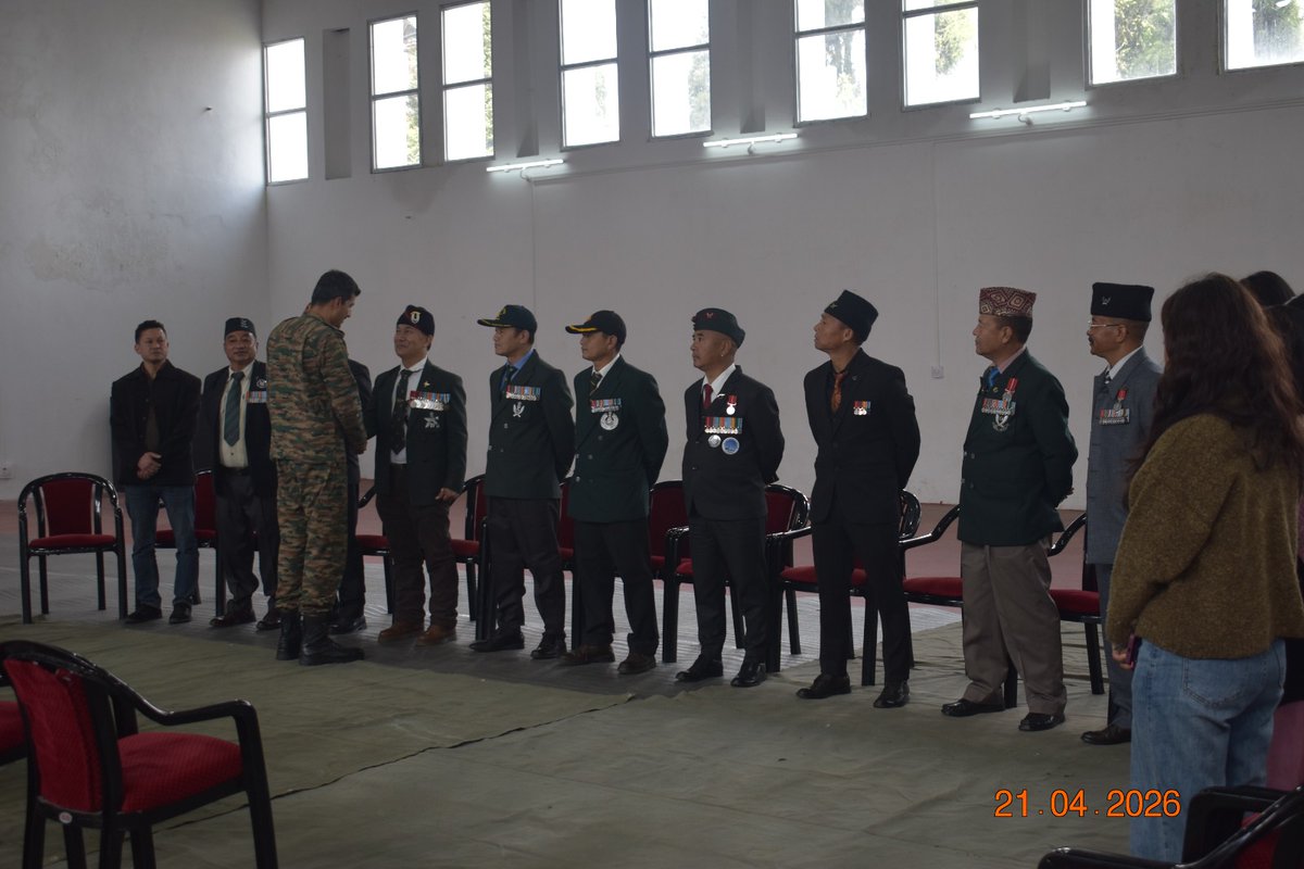 DIRECTORATERTG's tweet photo. Honouring Valor at GRD Ghoom | Inspiring the Next Generation

DDG Recruiting (States), ZRO Kolkata, visited GRD Ghoom, where he interacted with the Director and esteemed Veteran Gallantry Awardees—true embodiments of courage, valour and selfless service.

He commended their outstanding contributions to the Nation and highlighted their role as torchbearers and role models for the youth of the region. Emphasising the power of storytelling, he noted that sharing their real-life gallantry stories through digital platforms can strongly inspire the next generation to don the uniform.

#IndianArmy #JoinIndianArmy