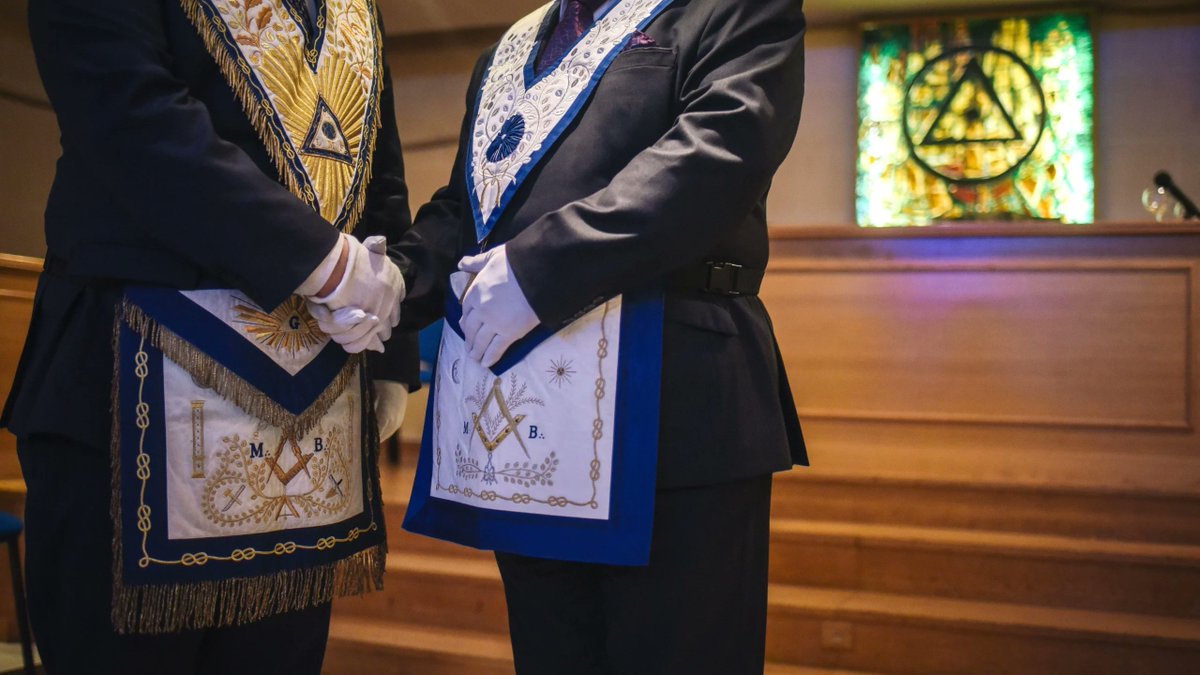 F_Desouche's tweet image. Franc-maçonnerie : la GLNF accusée par L’Humanité d’abriter une loge proche du RN

 fdesouche.com/2026/04/22/fra…