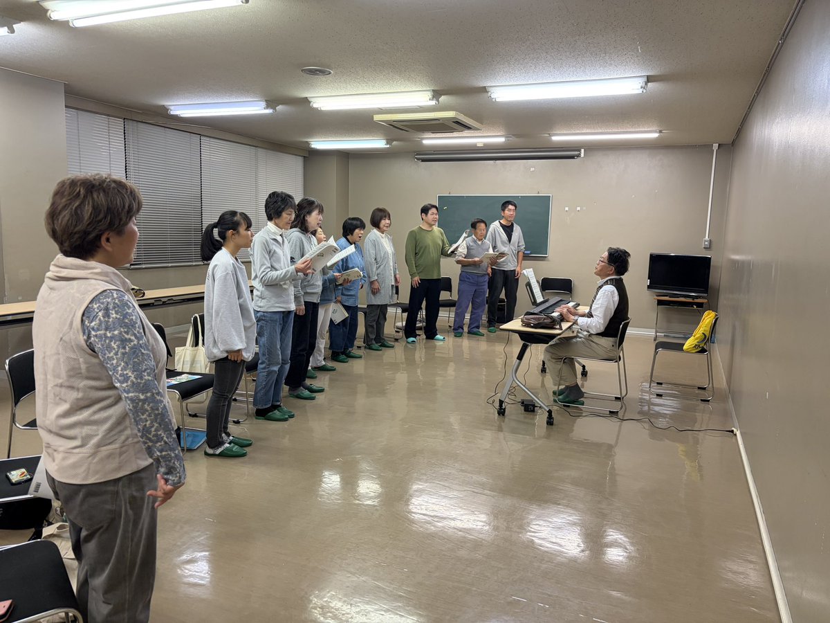 hxx_cs's tweet photo. こんばんは⭐️
今晩は合唱練習でした♫
ふるさとの四季を念入りに練習しました♪ https://t.co/r4K0LG8DAj
