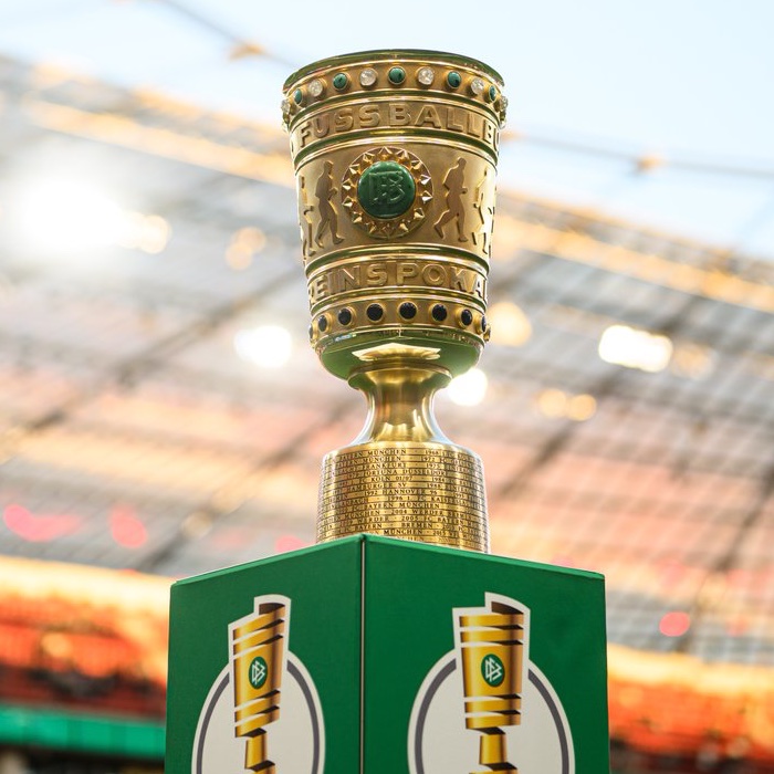 bayer04_es's tweet photo. 🔛 ¡Arranca la semifinal de #CopaDFB! ¡Vamos! 🏆
⌚️ 1’ | #B04FCB (0-0)
#SomosBayer04 🖤❤️ https://t.co/iSxkzn8Ns6