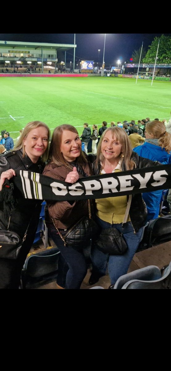 MeinirT's tweet photo. It's a good day for us @Ospreys! Thank you to everyone who has fiercely fought our corner and to all those that have supported us. We'll fight on! Diolch yn fawr 🦅🏉🖤 #MewnUndodMaeNerth #UnityIsStrength 👊 https://t.co/a0G3RKqtt0