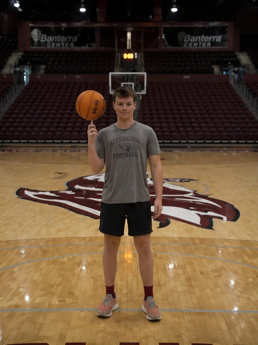SIUManagers's tweet photo. We are excited to introduce our newest manager, Andrew Brandenburger.  Can't wait to get him on board!#dawgs #dawgsmanagers
@flavatown2006 https://t.co/EW8oGKOTVG