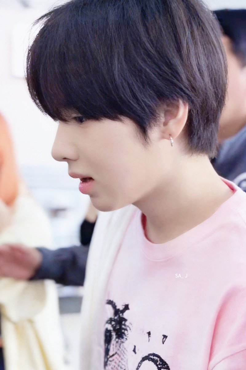 SAJ1356's tweet photo. The nose and mouth are so beautiful that I can't help sharing.
#NCTWISH  #SAKUYA #사쿠야 #サクヤ https://t.co/Gp2CUWYzYc