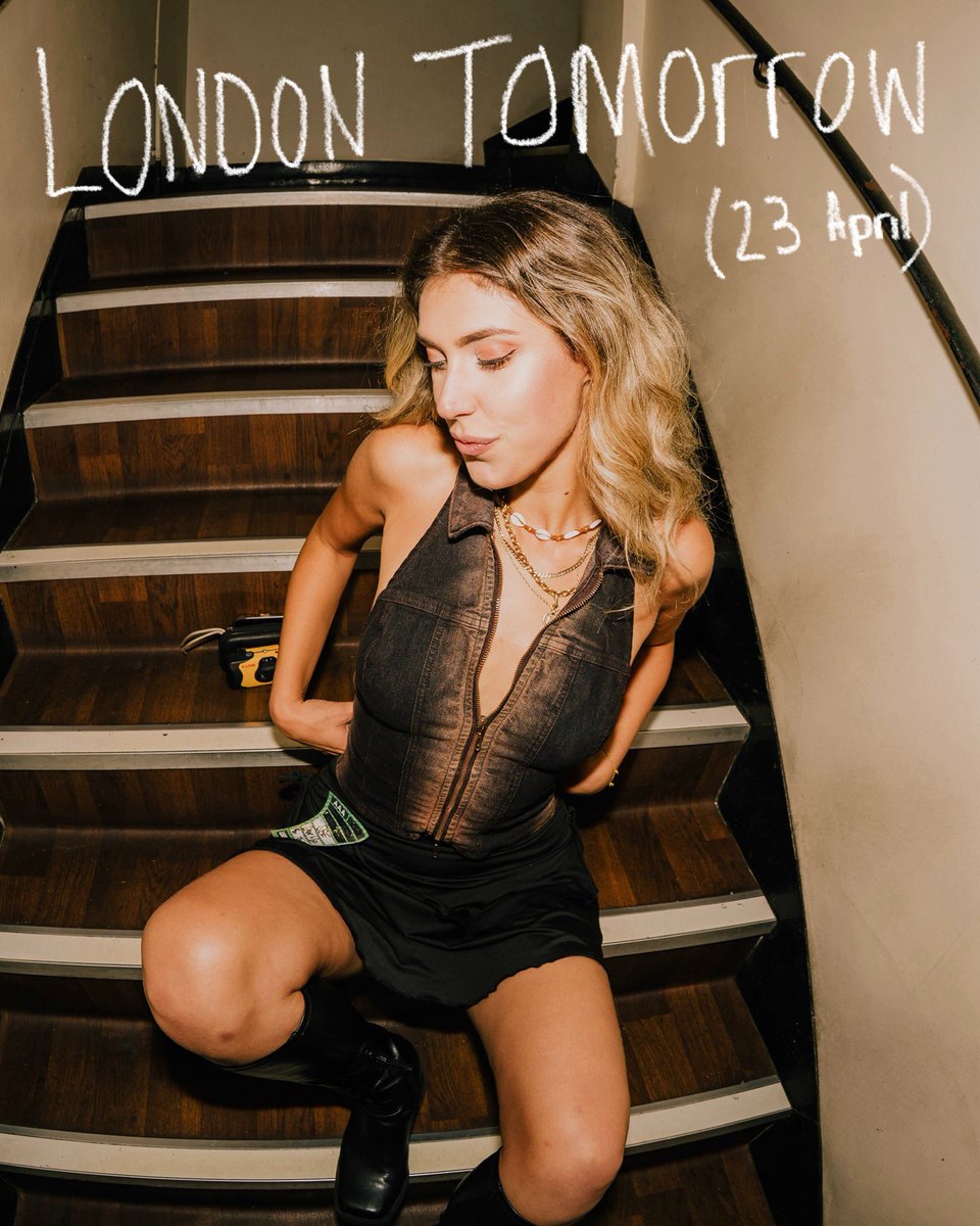 NatalieShay_'s tweet photo. LONDON TOMORROW :))) selling exclusive EP Hat(mosphere) on sale // free tattoos FINAL TIX : 🎫 https://t.co/PUqWFCbp6u #londongigs #londontickets #livemusic #gigsinlondon #hackney https://t.co/3L56CGMHJe