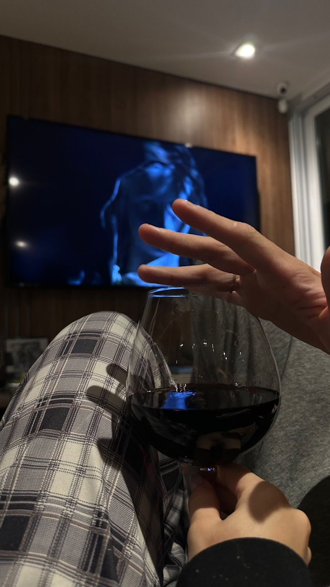 𝘏𝘺𝘶𝘯 tweet media