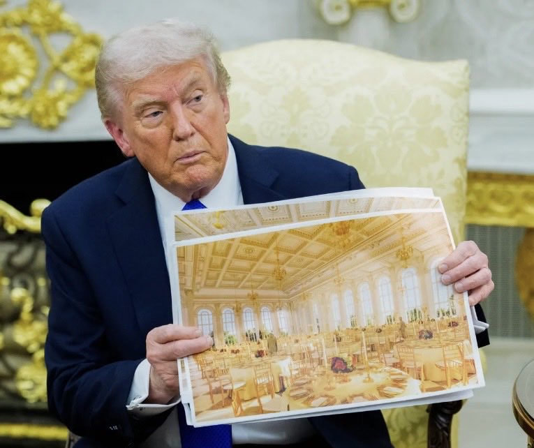 BREAKING: White House ballroom funding… the donors stay anonymous and the fundraising group gets a cut 😭🇺🇸

USA TODAY reporting that the contract keeps donor names hidden while the Trust for the National Mall helps raise the money and takes a portion.

Always a scam with Trump.