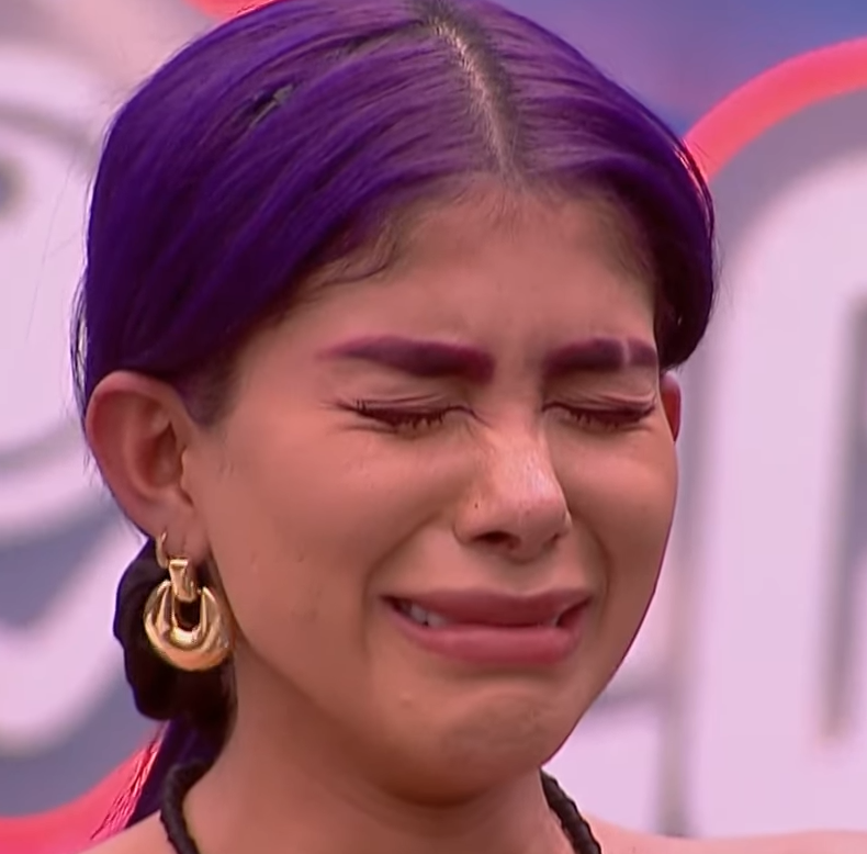 MaximilNAL's tweet photo. Que risa Alexa llorando por unos quipitos jajaja #LaCasaDeLosFamososCol3 https://t.co/MLGkpHG7YR