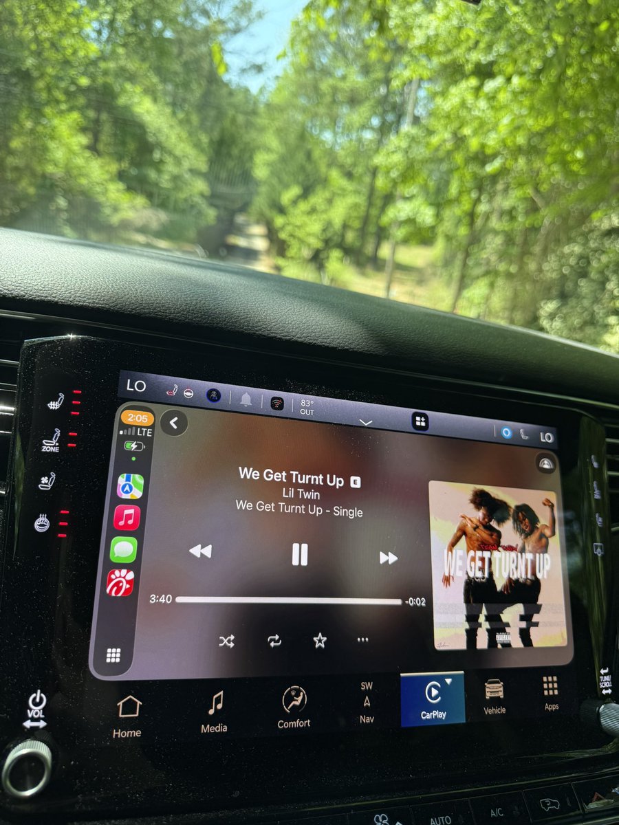 Sidelines - Georgia Tech tweet media