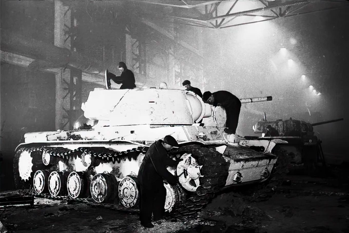 Tank Archives tweet media