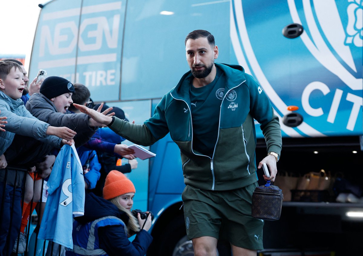 Premier League tweet media