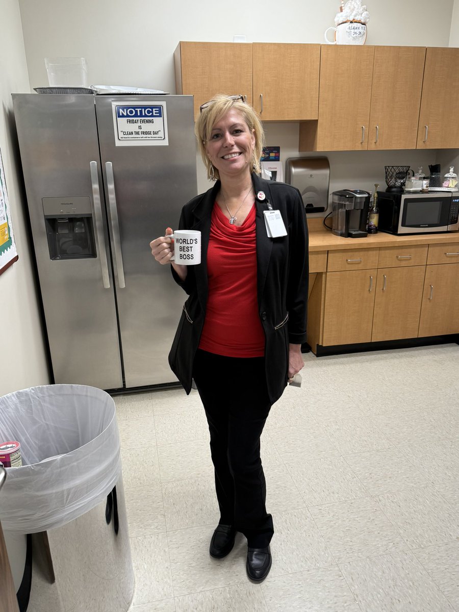 AldineHR's tweet image. Leadership representation matters ❤️
Our Chief of Human Resources showing up in RED—Week 4 and still leading the way in support of public education across Aldine ISD. #RedForEd #AldineLeads #aldineaft6345