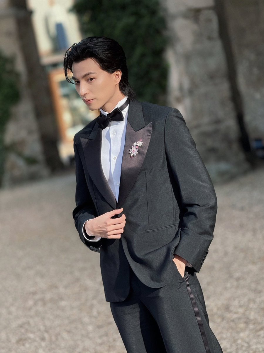 หล่อลุคคุณชายมากๆ 😽

GULF AT CHAUMET​ GALA NIGHT
#ChaumetxGulf
#Chaumet
#GulfKanawut
<a href="/gulfkanawut/">gulfkanawut</a>​ <a href="/Chaumet/">Chaumet</a>