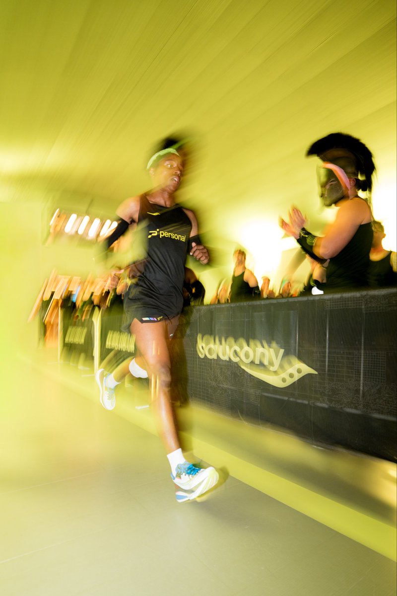 samshutter_'s tweet photo. Mega evento en Madrid de Saucony. Muy loco pero salió un resultado muy chulo!! https://t.co/HFIfTAu7EW