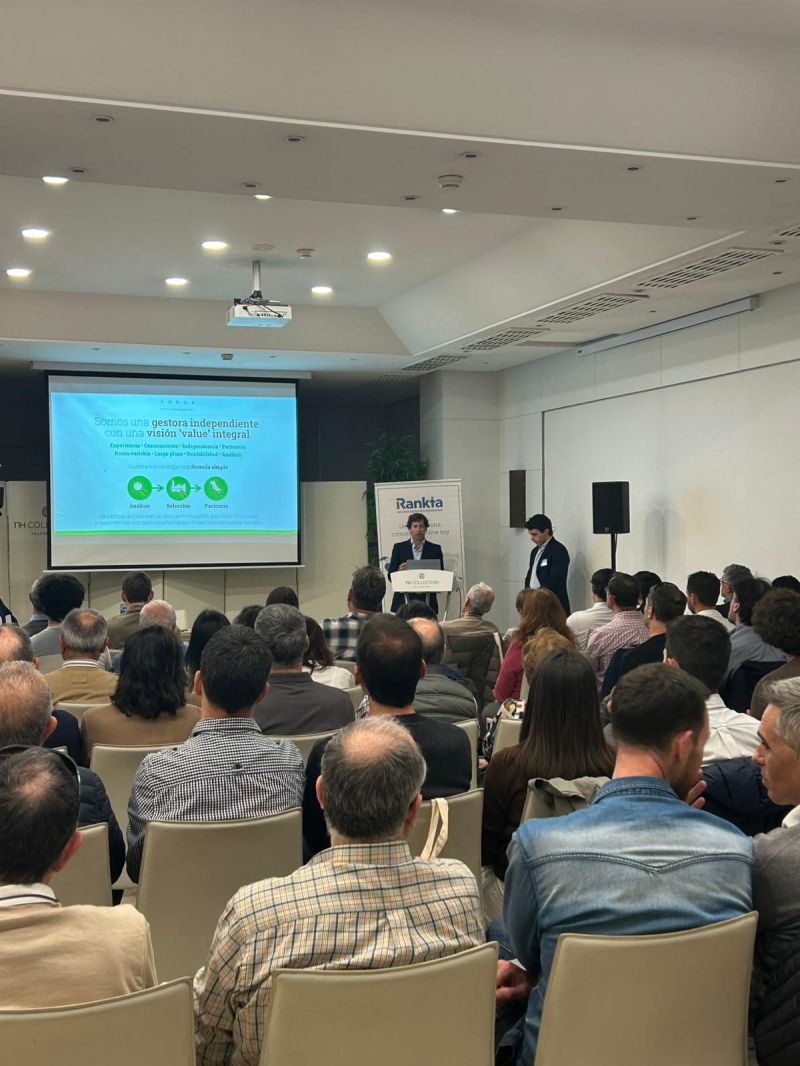 CrossCapital's tweet photo. Éxito total en @Rankia BILBAO "Ideas de Inversión" el pasado 15 de abril, evento en el que compartimos nuestra visión de los mercados y dimos las claves para encontrar "valor" en diferentes oportunidades de inversión, concretamente en el sector de la energía, las materias primas y los recursos naturales. 

Todo ello, de la mano de nuestro DG @MelwaniMunesh, y acompañados por @CobasFunds y Dunas Capital.