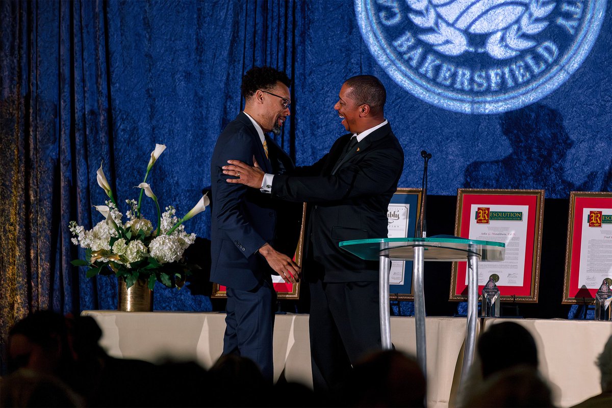 CSUBalumni's tweet photo. Congrats to Traco Matthews on receiving an honorary Doctor of Humane Letters from California State University, Bakersfield!

Health equity leader, champion for belonging and former RAMP mentor, your impact continues to inspire.

Read the full article: https://t.co/t90cCye8Wd https://t.co/4I38Kv8nla