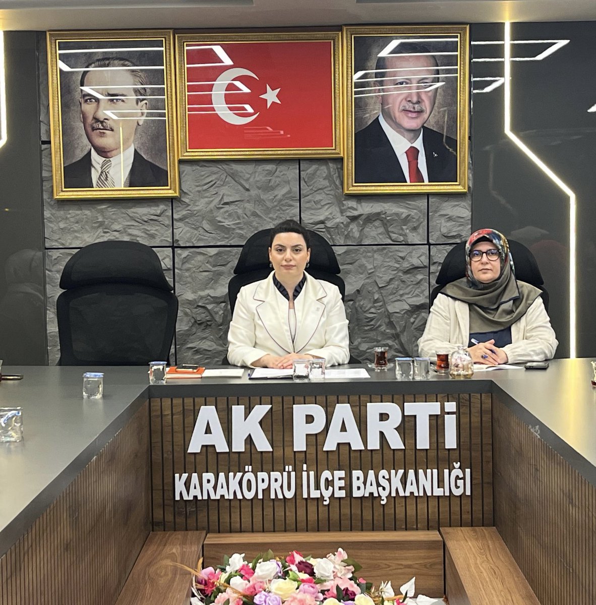 Makbulee_Oruc's tweet photo. Yüksek katılımın verdiği enerjiyle, ortak hedeflerimiz doğrultusunda tam uyum sağladık.

✅ Haftalık Check-in: Tam Kadro Senkronize Olduk! 

İlçe Koordinatörümüz Sn. Hacer Kar’ ın katılımıyla Ekibimizle haftalık olağan toplantımızı gerçekleştirdik. Dinamik bir tempoda ilerlerken, odağımızı kaybetmemek adına stratejilerimizi güncelledik.

@RTErdogan @bybekirbozdag @abuyukgumus @acarfaruka @tugbaisikercan @tulaykaynarca  @deryabakbak27 @hakanaksu058 @farukaytek @GercekTekin @sevilcan8 @DndDndar @milhamigunbegi @ZehraAy063 @avorhancelik @FBozdag63 @AKKADINGM @akpartiurfa @akkadinsanlurfa @Karakopruak @akkadnKarakopru @akgenckarakopru @AliDemir8914344 @KarHacerkar