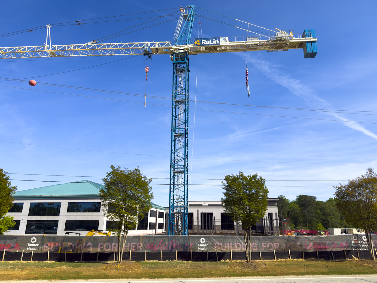 TannerHealth's tweet photo. Spring isn’t the only thing in the air in Villa Rica!

If you’re passing by the hospital, you’ll likely see steel soaring over the site as the building continues to take shape to serve as the region’s next best destination for health care, specially designed for women. https://t.co/Jc30YPqHu3