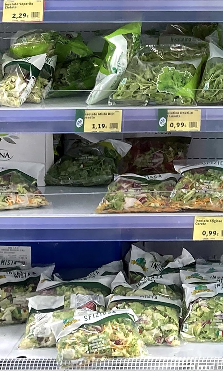 whatsontheshel1's tweet image. Mashed potatoes, soups, broths and fresh bagged salads ready to eat in the supermarket fridge

stock.adobe.com/contributor/21…

#Mashedpotatoes #soups #broths #supermarket #fridge