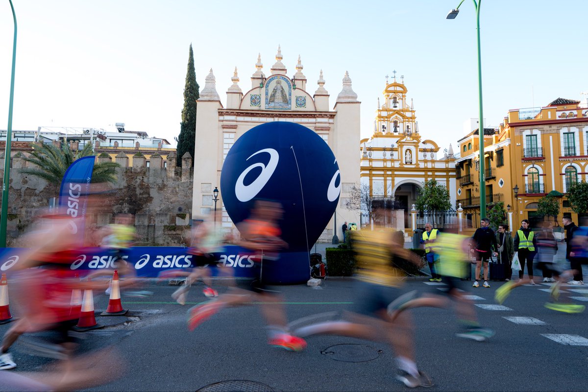 samshutter_'s tweet photo. Maratón de Sevilla_ ASICS_ 3 año consecutivo de la mano de Víctor!! Cada año me gusta más esta maratón y que cuenten conmigo es tan top… 🤩🤩 https://t.co/oVlqgvzpfw