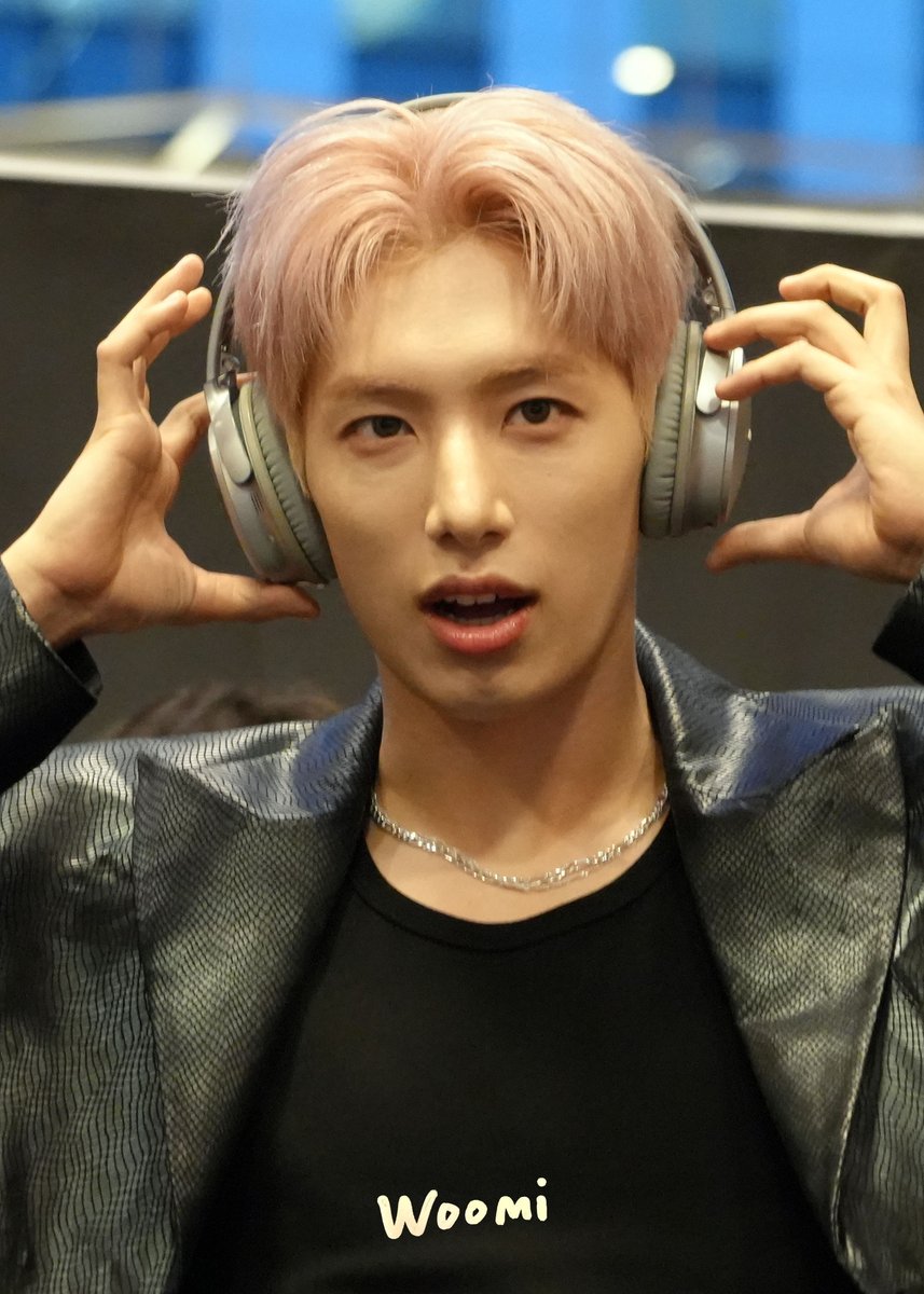 woomi tweet media