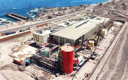 Portal_Minero's tweet image. 🚰 ¡Con un 97% de avance, la megaobra de desalación en fase final de pruebas promete abastecer al Distrito Norte de Codelco! Impulsa la sostenibilidad hídrica en Chile 💧 #MineríaSostenible #Innovación #AguasHorizonte
tinyurl.com/2dn47uxs