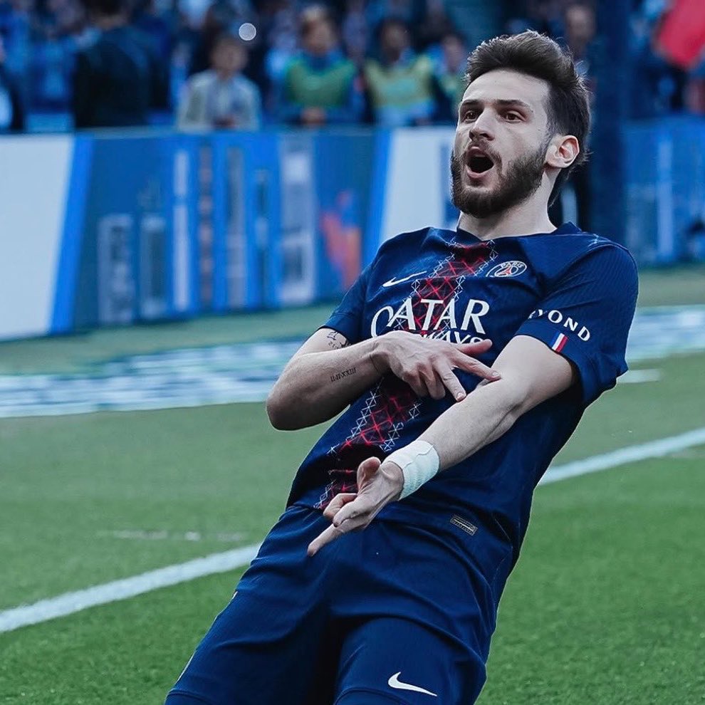 دُنيا | PSG tweet media