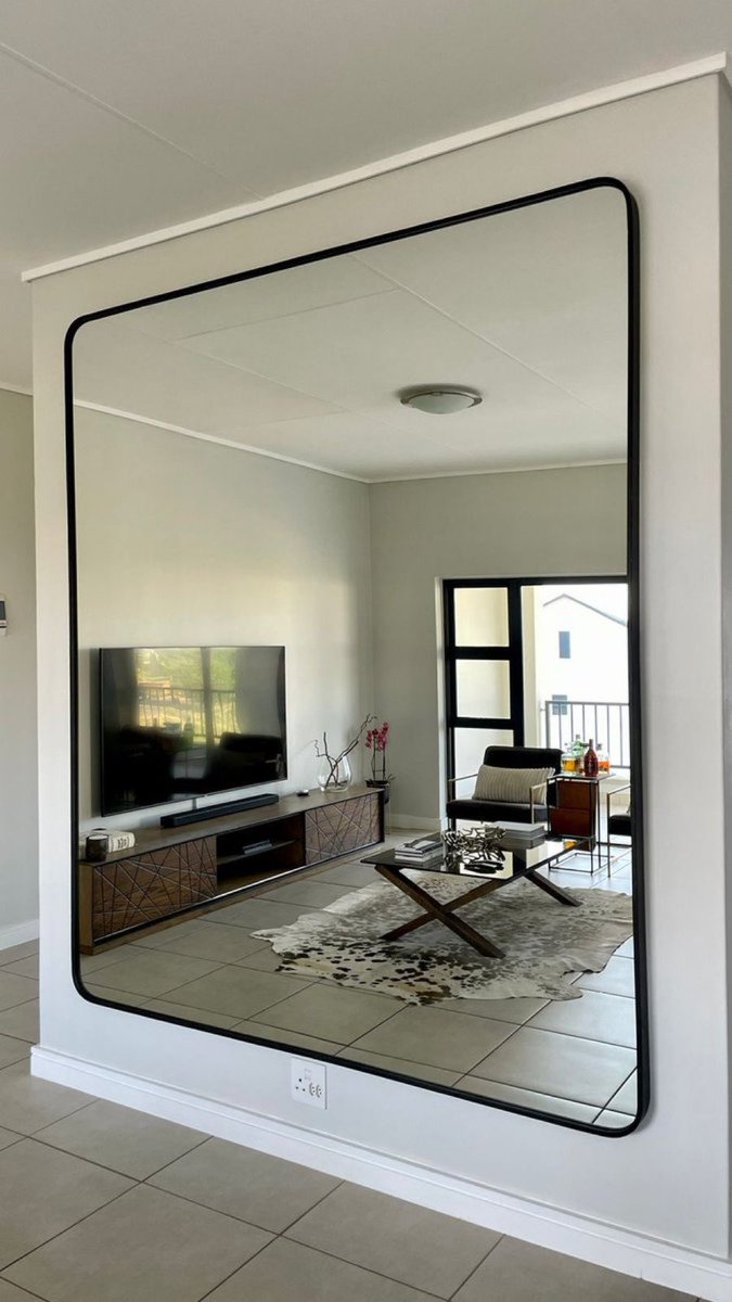 A mirror this BIG >>>>