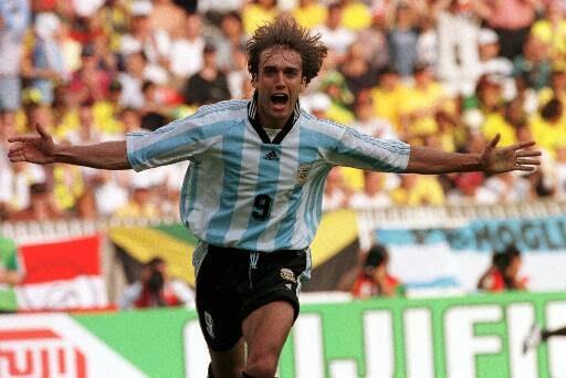 90s Football tweet media