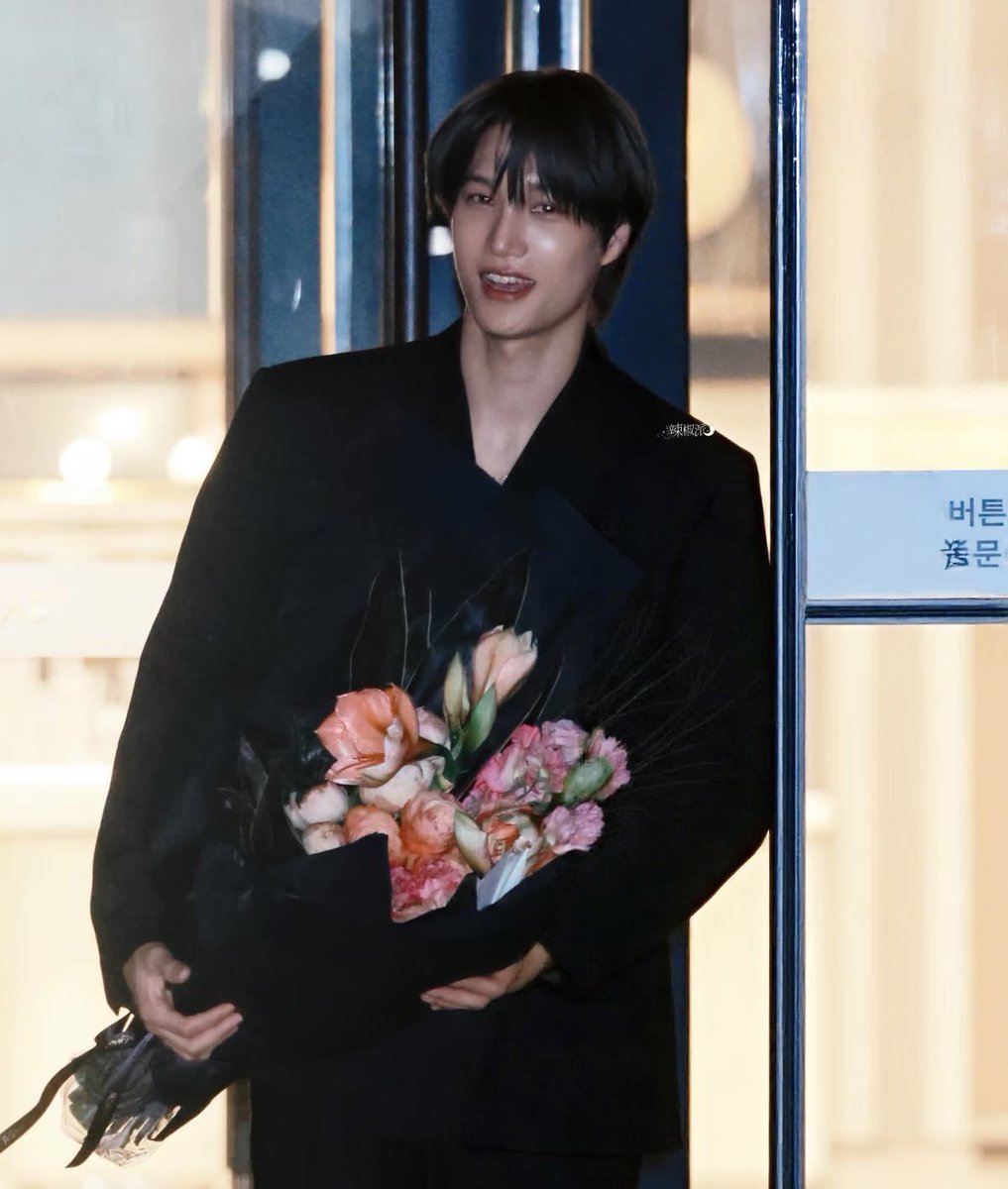 daily jongin tweet media