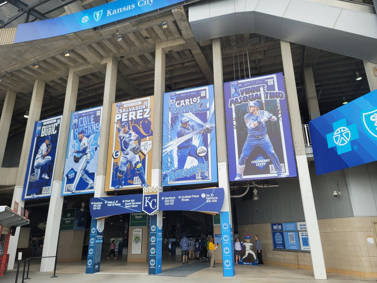jbs9096's tweet image. Got off work early today, now at the Royals game. #BALvsKC ⚾️⚾️⚾️⚾️