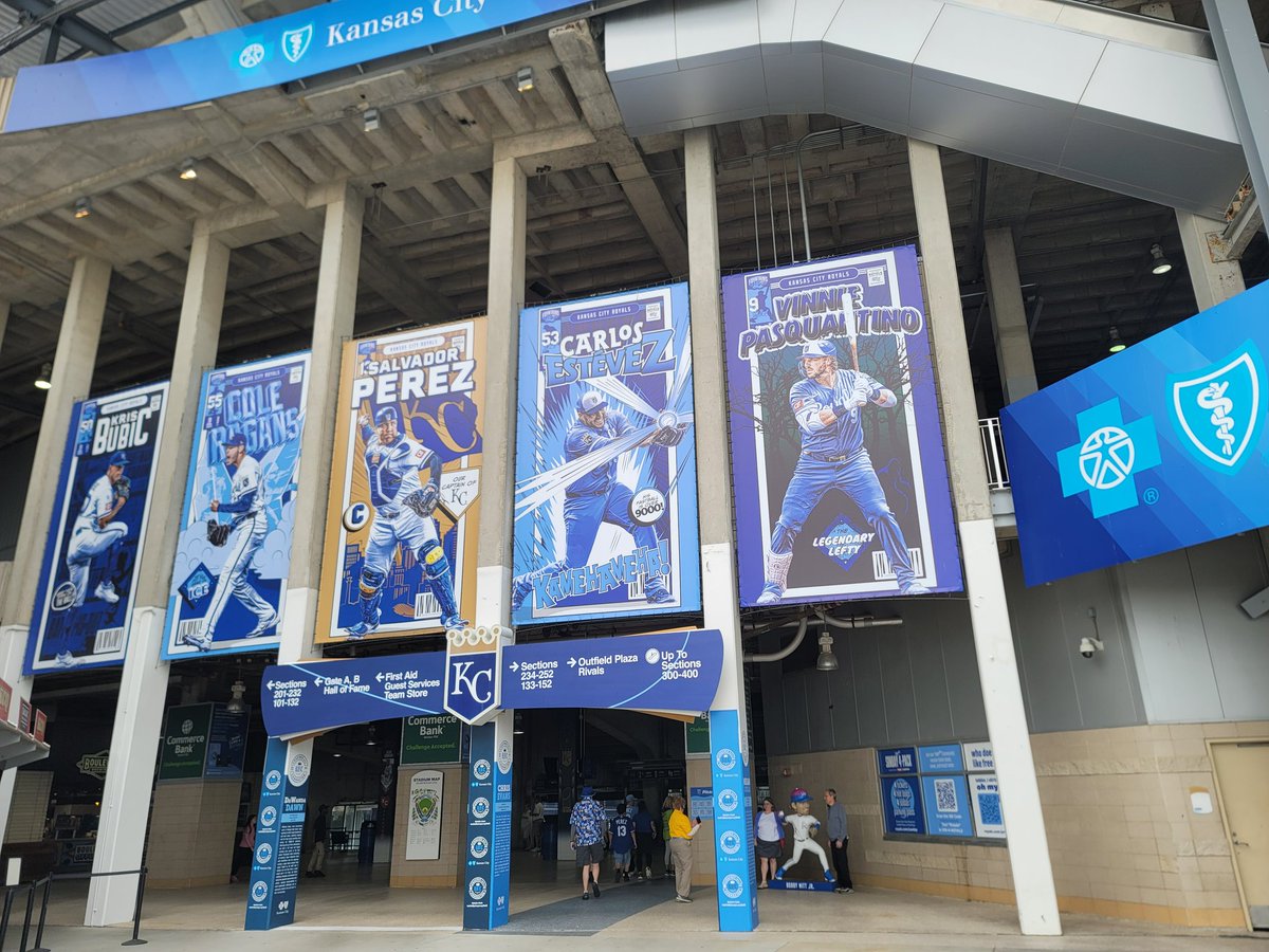 jbs9096's tweet image. Got off work early today, now at the Royals game. #BALvsKC ⚾️⚾️⚾️⚾️