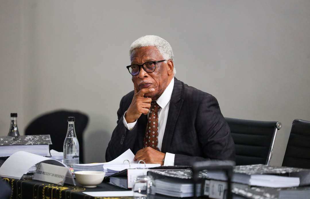 Man’s NOT Barry Roux tweet media