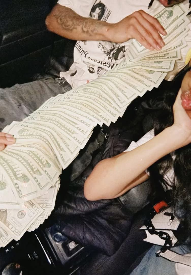 layxsnv's tweet photo. M O O D 💸😘 https://t.co/Rn9JvAn8LG