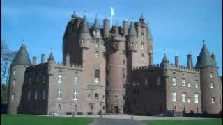 tourscotland's tweet image. In my cottage in cloudy weather in Scone. Tour #Scotland 4K #Spring travel video Blog, with #Scottish bagpipes music, of a road trip drive up the tree lined driveway on #ancestry, #family #history visit to popular #Glamis #Castle in #Angus tour-scotland-photographs.blogspot.com/2026/04/spring…