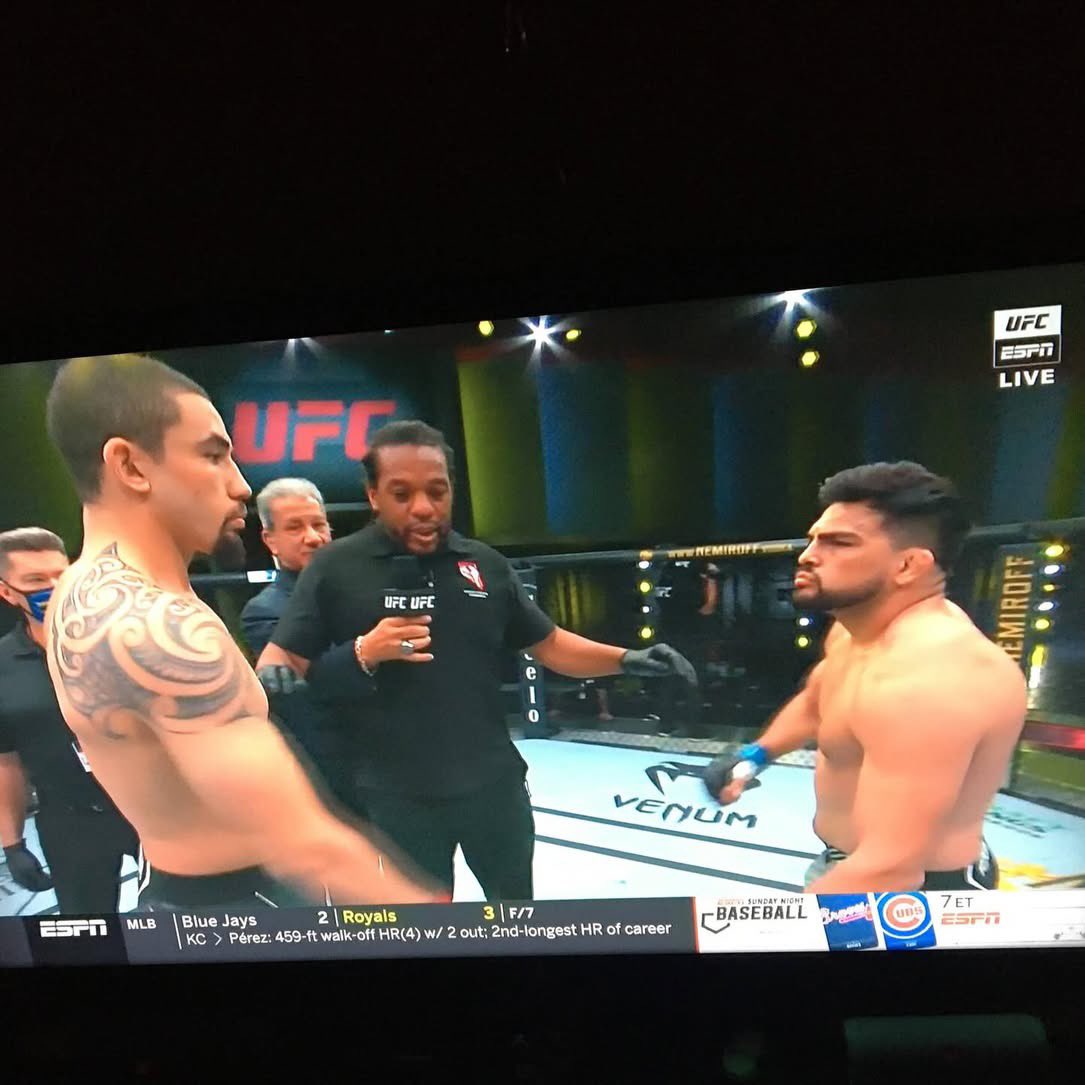 NicholasButr's tweet image. Robert Whittaker vs Kelvin Gastelum #TB