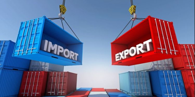 Citi973's tweet photo. Ghana caps container charges, traders to save over GH¢800m annually

Read more ⬇️
https://t.co/1xAp59dejc

#CitiNewsroom #CitiFM #GhanaNews https://t.co/XT5lVVS5Sj