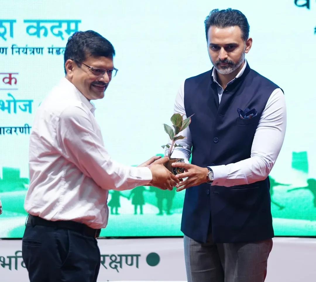 mahascac's tweet photo. Commemorating World Earth Day, the Department of Environment and Climate Change, GoM officially unveiled the State Climate Action Cell (SCAC) website along with launching three key initiatives: Vasundhara Rakshak Abhiyan 2026, Maha R-PET Campaign, and the Emission Trading Scheme https://t.co/XO4E1g5aoZ