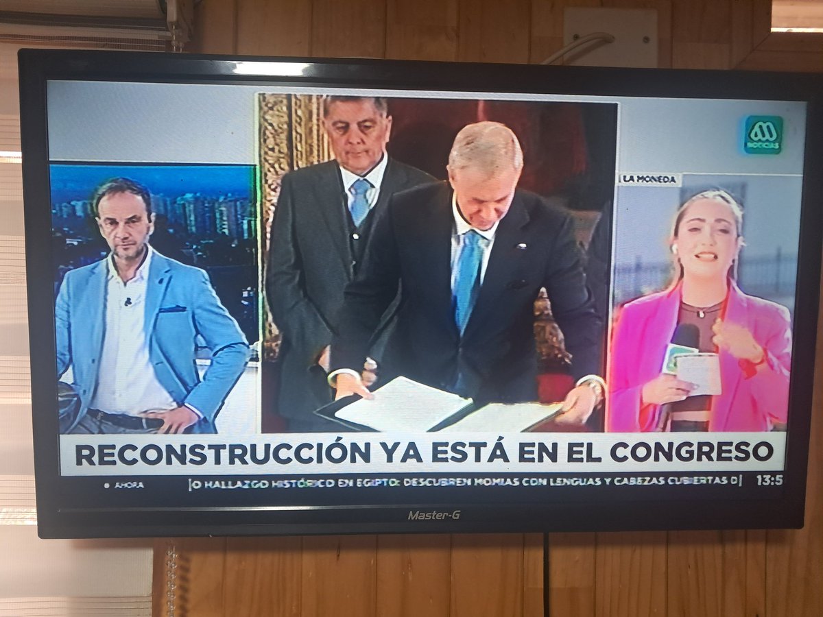 Que vas a reconstruir wn, solo has destruido, llevas 1 mes...1 MES!! <a href="/joseantoniokast/">José Antonio Kast Rist 🖐️🇨🇱</a>. Este proyecto debería llamarse Reembolso, gastaron miles de millones tratando de convencer a los wns para votar por ti, ahora solo quieren la plata de vuelta....corta, de reconstrucción nada.