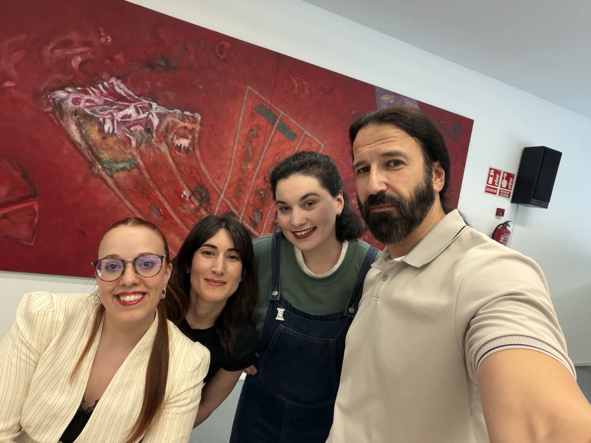 dmillanlopez's tweet image. Muchas gracias a todas las personas que habéis llenado la biblioteca central en Santa Coloma… ¡Nos vemos mañana en Sant Jordi! 

#mujeresautistas  #TEA #CEA #autismo #autista #asperger